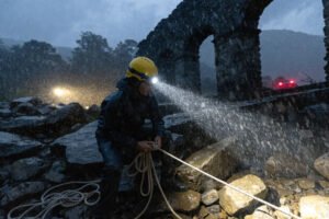 What Makes a Headlamp Truly Suitable for Search and Rescue Operations (Excluding Firefighting Scenarios)?
