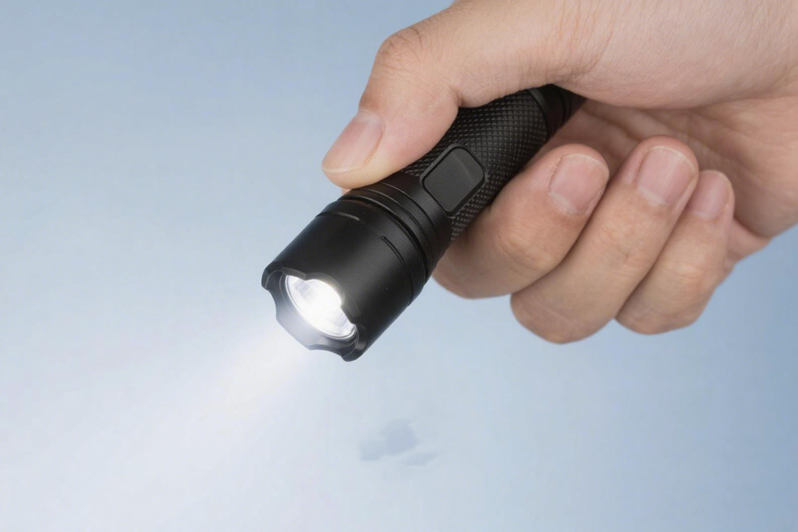 battery indicator on flashlight