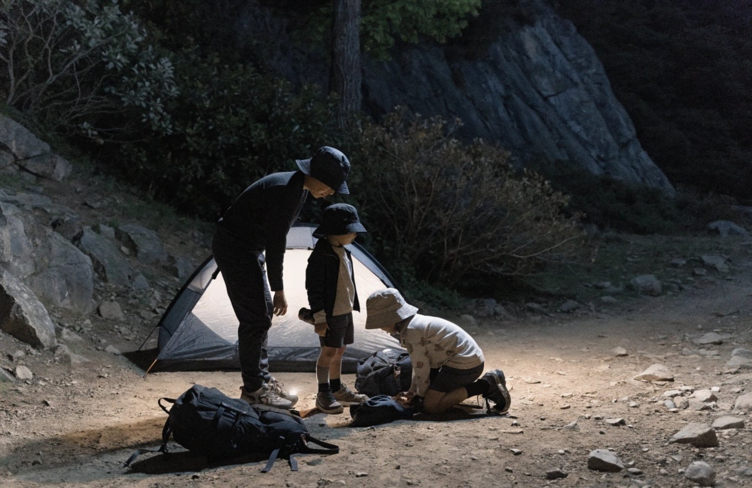 neutral white light for hiking